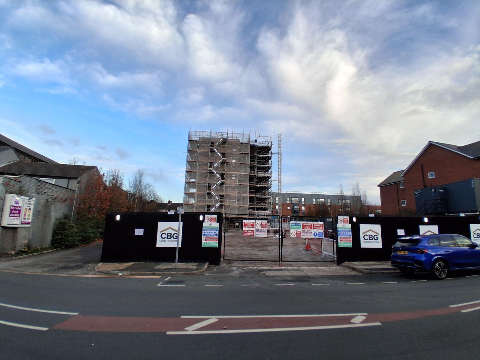 Considerate site set-up in a residential street